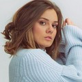 Emelie Hollow个人简介